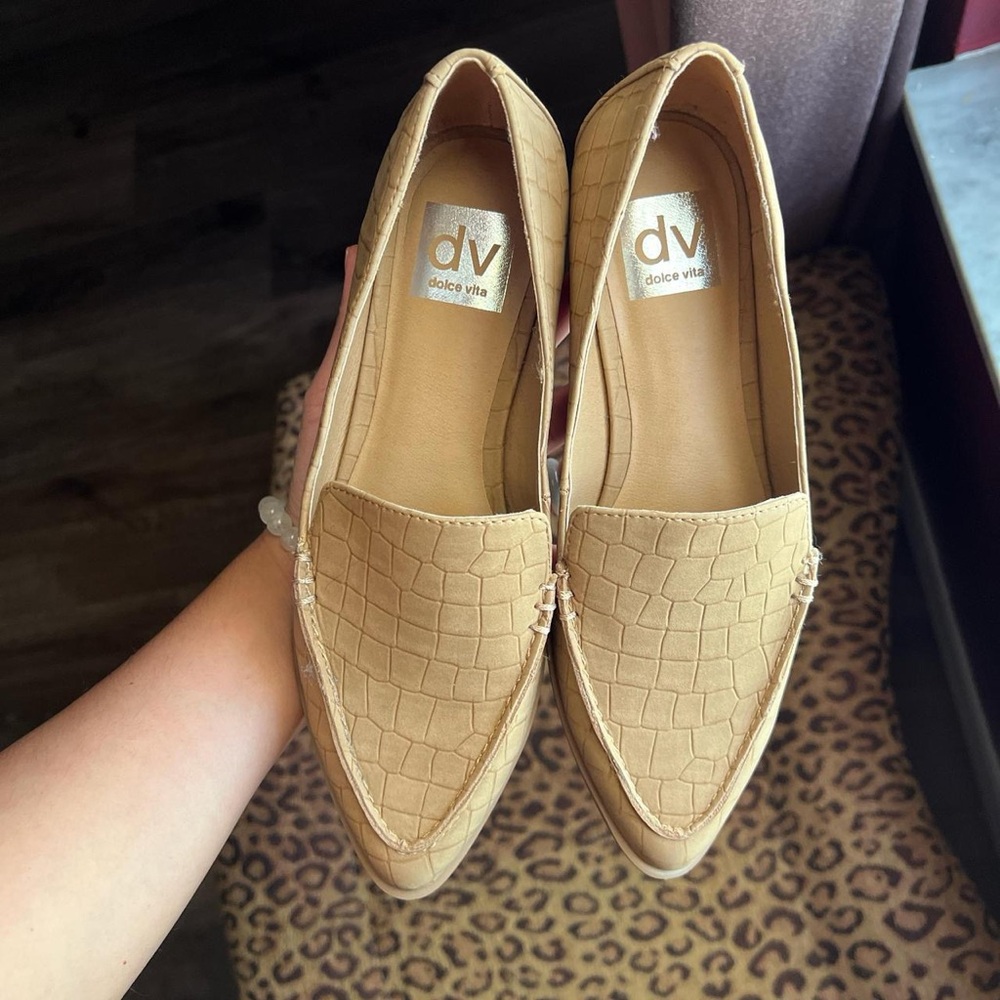 Dolce Vita Beige Crocodile Pattern Loafers - Picture 2 of 6